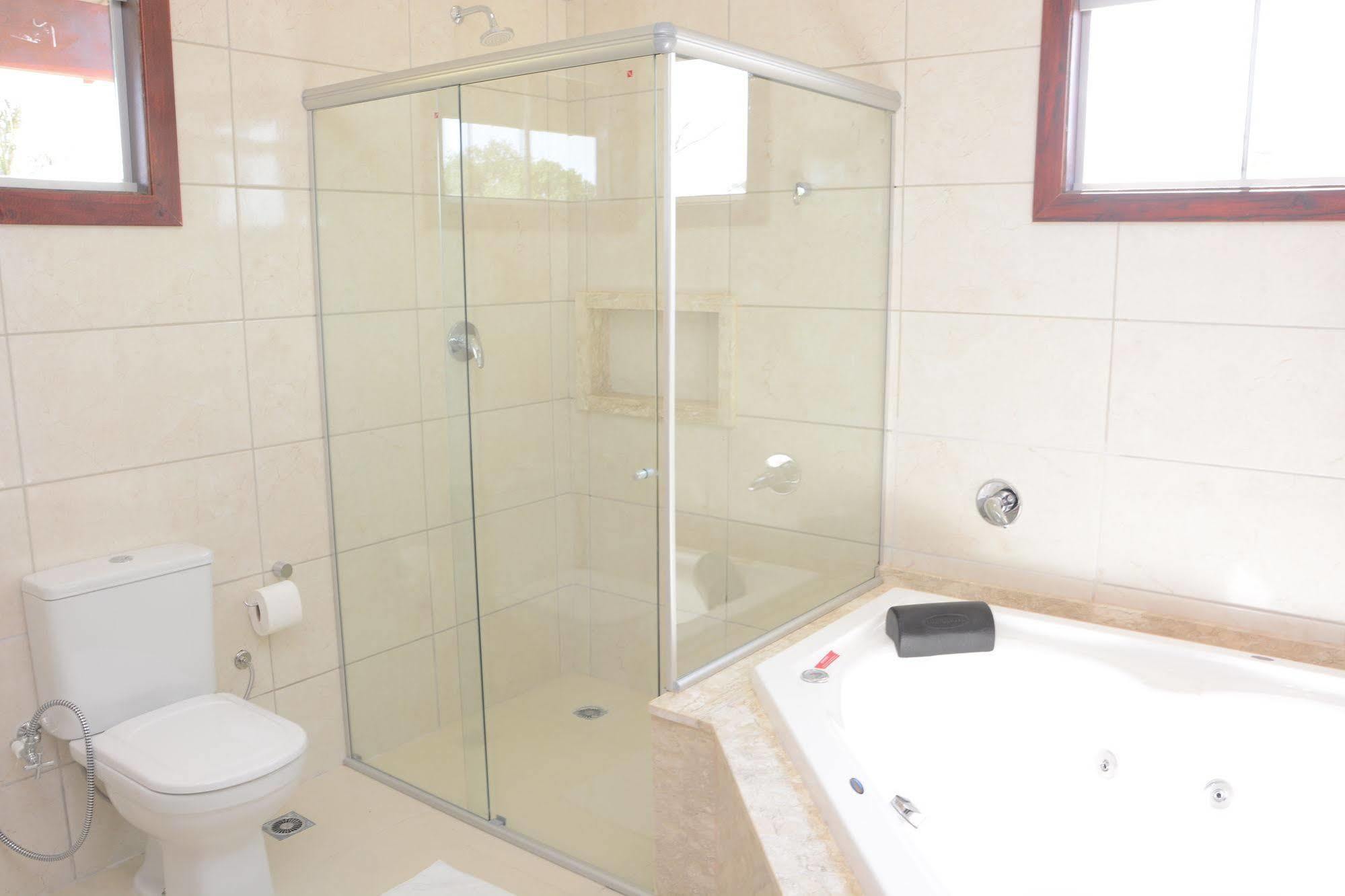 Suíte Deluxe com Banheira de Hidromassagem